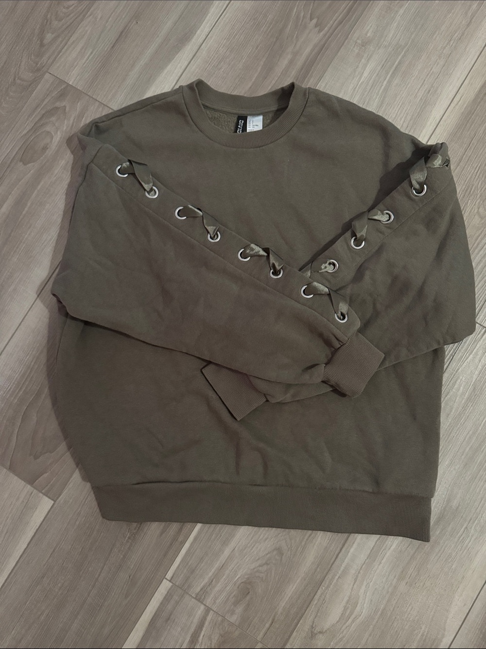 H&M Olive Green Lace-Up Sleeve Crewneck Sweater Fleece Oversize